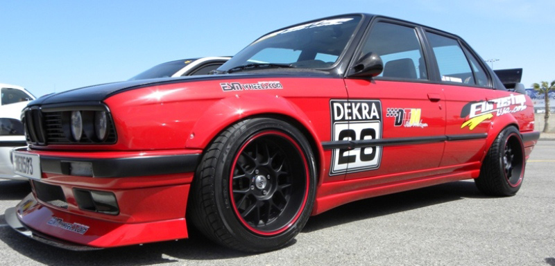 DTM Fiber Werkz BMW E30 Rivet On Fender Flares Mounted View 4 DTM Fiber Werkz BMW E30 Rivet On Fender Flares Mounted View 4