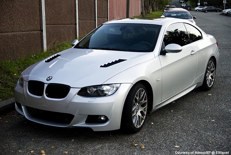 BMW E92 328i 335i Carbon Fiber Vented Hood BMW E92 328i 335i Carbon Fiber Vented Hood