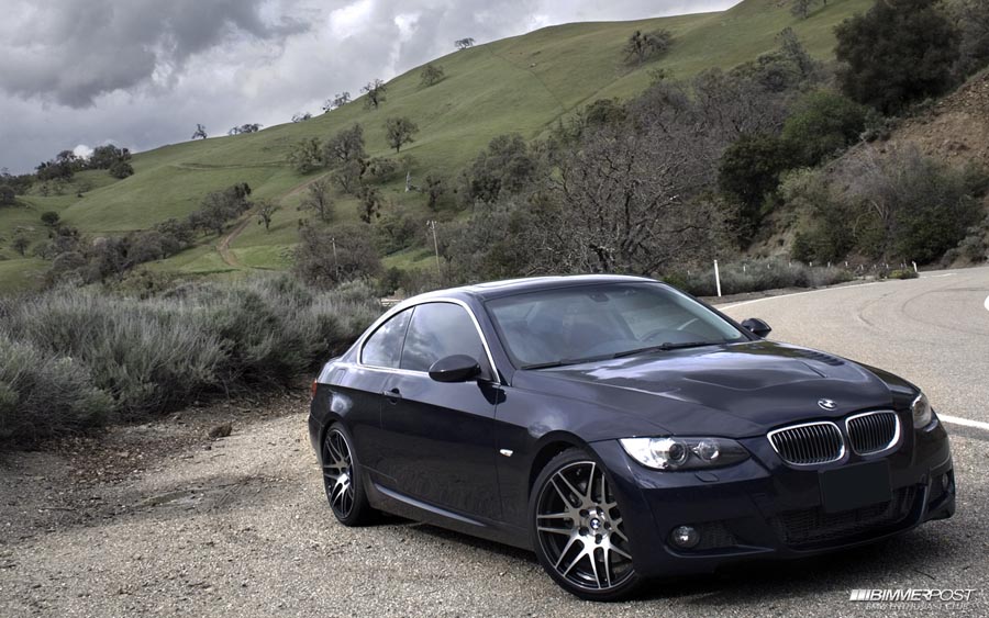 BMW E92 328i 335i Carbon Fiber Vented Hood BMW E92 328i 335i Carbon Fiber Vented Hood
