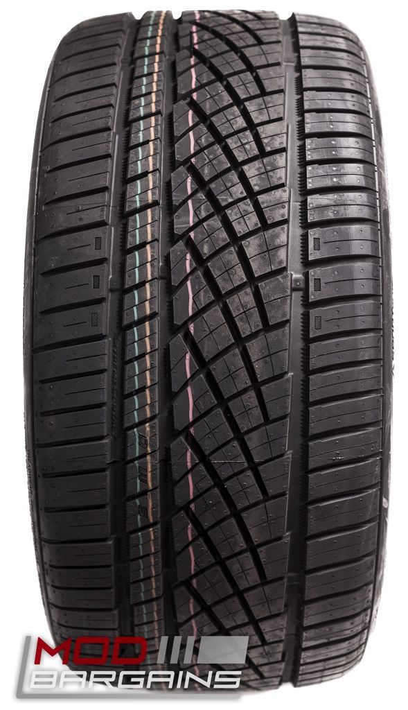 Continental Extreme Contact DWS 06 All Season Ultra High Performance Summer Tread Detail